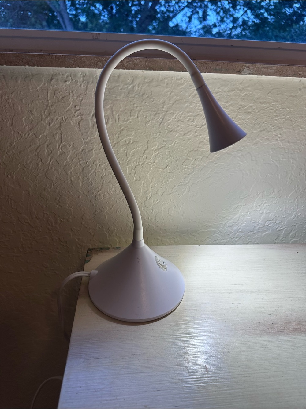 Sunbeam White LED Flexible Neck Desk Lamp/Reading Light
